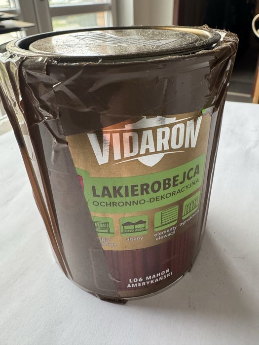 Lakierobejca vidaron mahoń amerykański