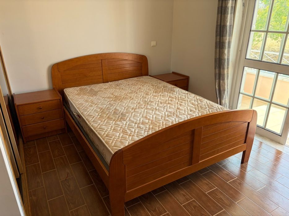 Cama de casal madeira mogno