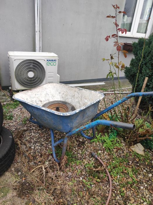 Taczka ogrodowa używana