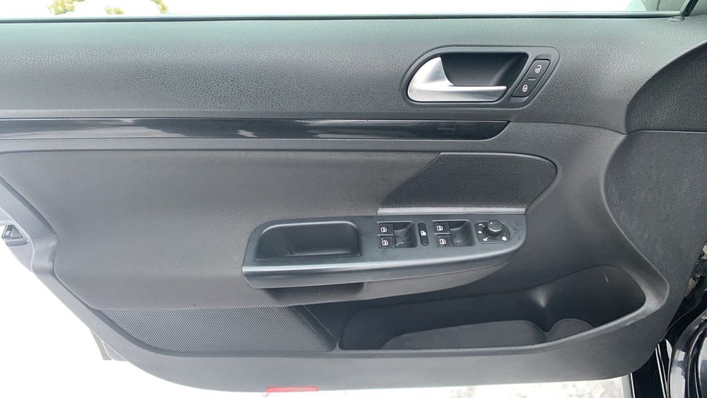 Volkswagen Golf 6 1,6 MPI 75 кВт