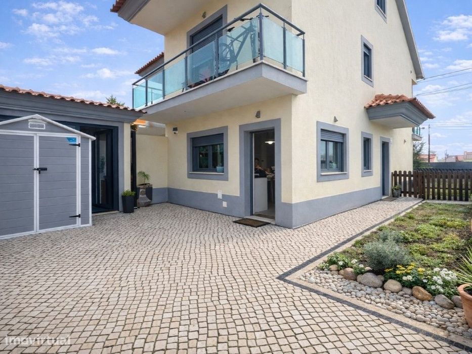 Moradia T3 Exclusiva com Suite Privativa, Logradouro Envolvente e G...