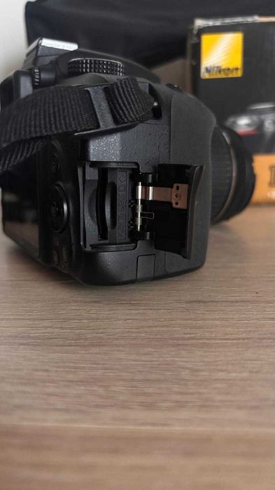 Nikon D3300 + Objetiva 18-55mm VR + Tripé — Excelente Estado