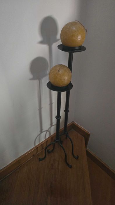 Conjunto 2 Castiçais de Chão em Ferro Forjado + Velas