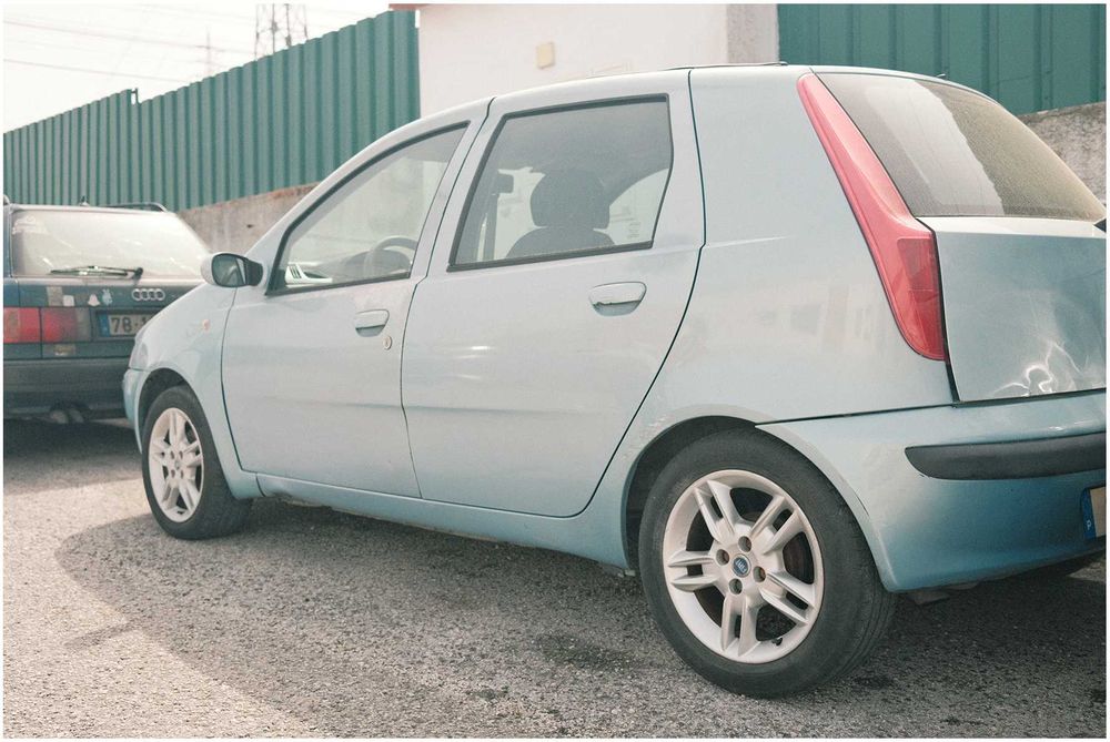 Fiat Punto Ano 2000 1.9 JTD ( Diesel ) 80cv