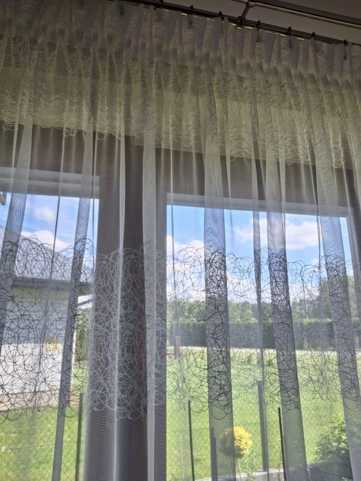 Krótka biała firanka