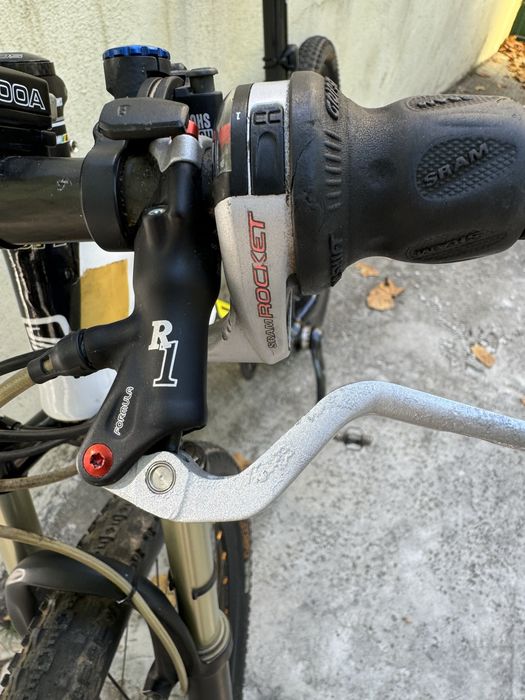 Bicicleta carbono Scott Scale  10 aro 26    Pesa Kg 8,900