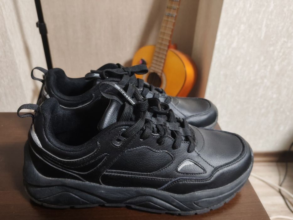 Кросівки чорні Restime 40р.