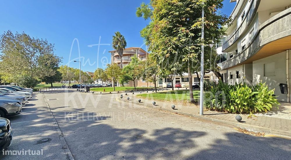 T2 Remodelado no Alboi | Vistas de Parque e Garagem Fechada em Aveiro
