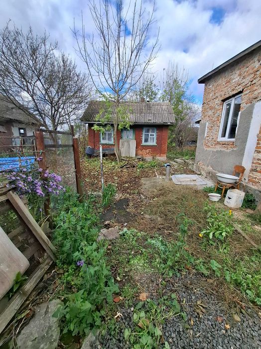 Будинок в центрі села Голосків