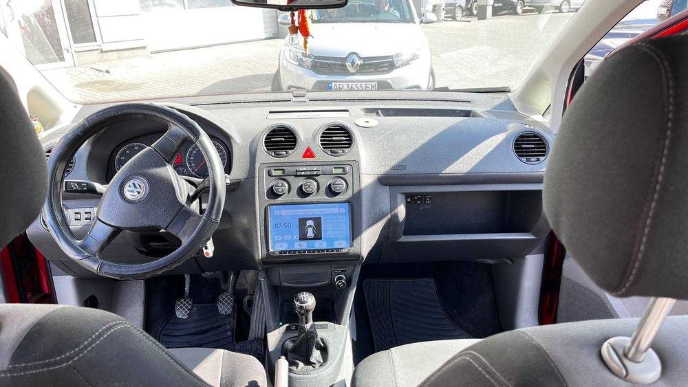 Volkswagen Caddy Life в гарному стані