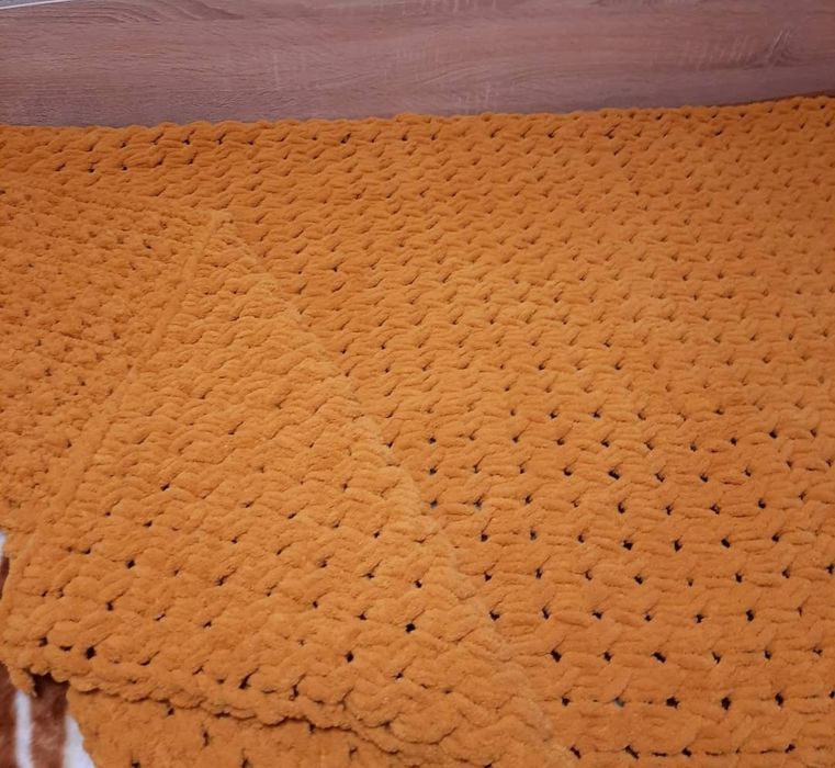 Вязаный теплый плед