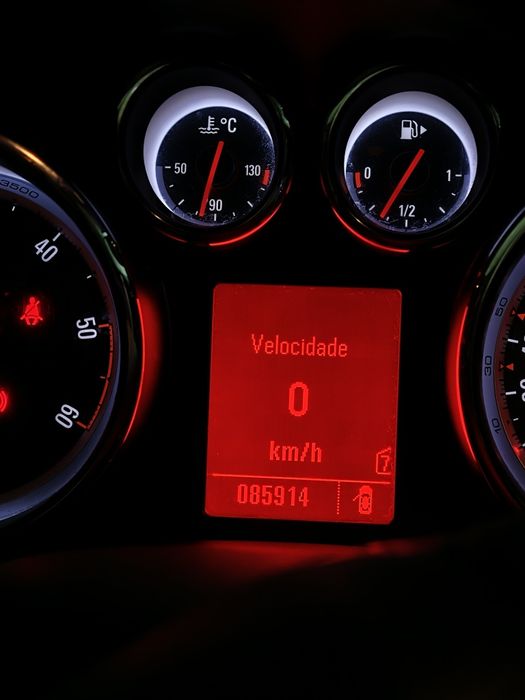 Opel Astra J Sports Tourer 1.7 CDTI (125cv) Cosmo – Apenas 85.000kms ; Apenas um único dono!