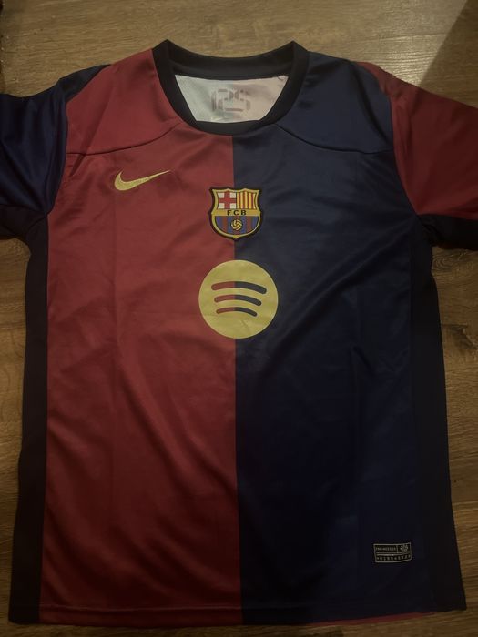 Обміняю футболку Барселона на більший розмір