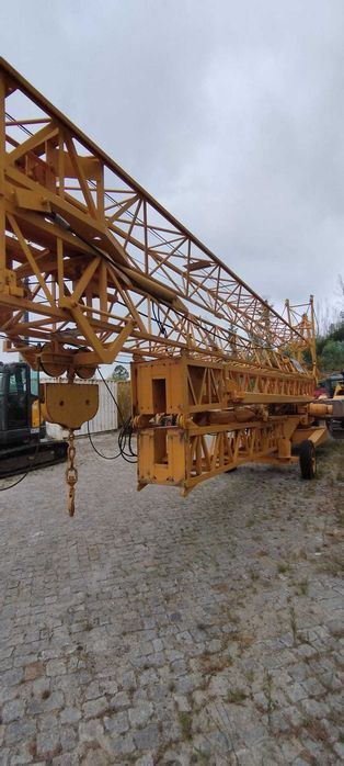 Grua Potain Automontante GMH 8025 como nova