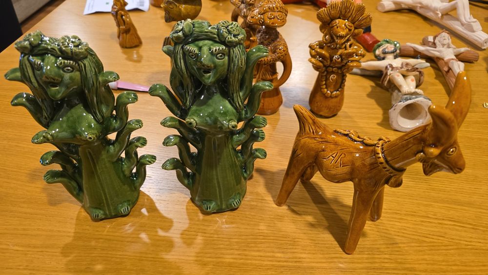 Deusa da Fertilidade em verde do artesão António Ramalho
