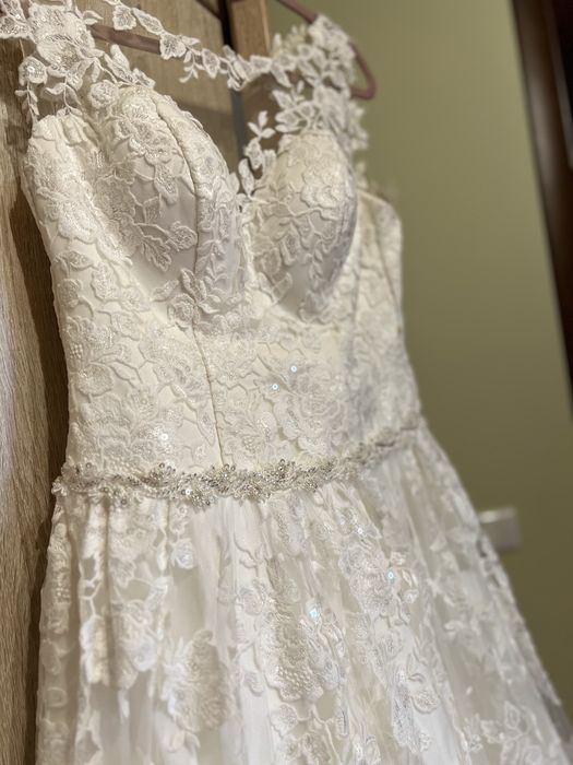 Весільне плаття колір айворі