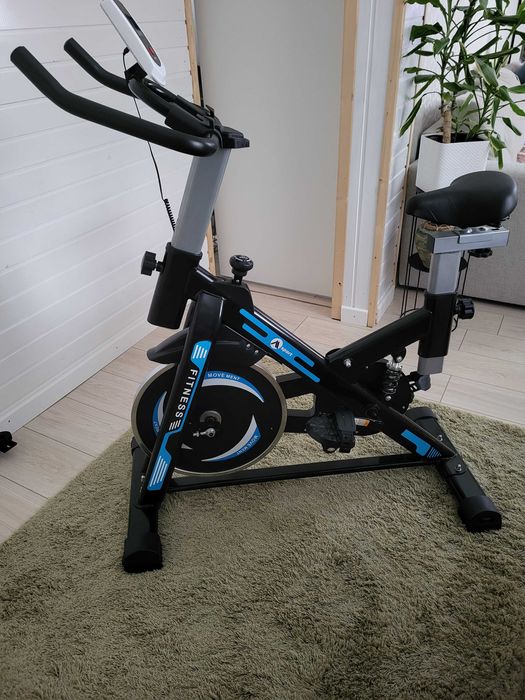 Rowerek rower stacjonarny spinningowy treningowy.