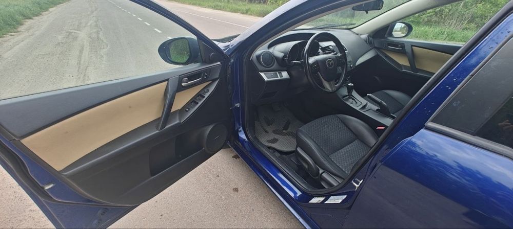 Продаж Mazda 3 2012
