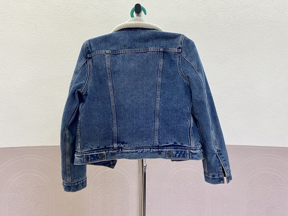 Джинсовка Levi's, б/у, в хорошому стані