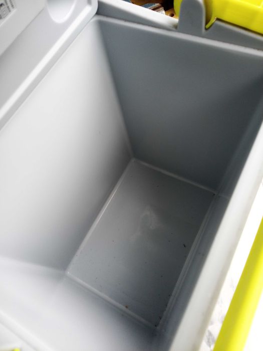 lodowka turystyczna zasilana na 220v i12v 28 litrow