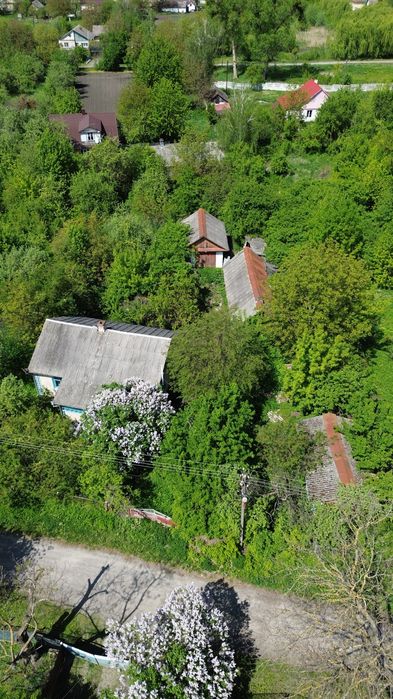 ;) Будинок цегляний 3 кімнати | 35 соток | господарські будівлі