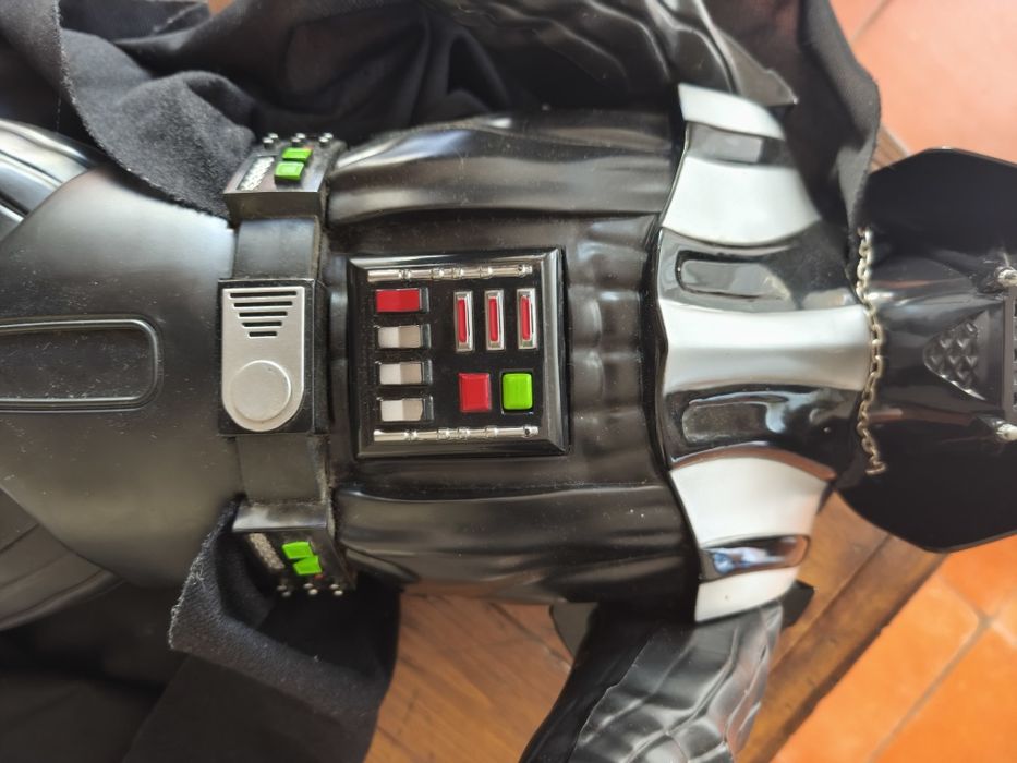 Figura Darth Vader 80 cm, c/ Som e Sabre de Luz – Ótimo Estado