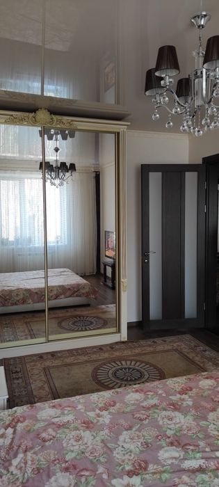 3 комнатная Сталинка с евроремонтом на Пионере. Без комиссии.