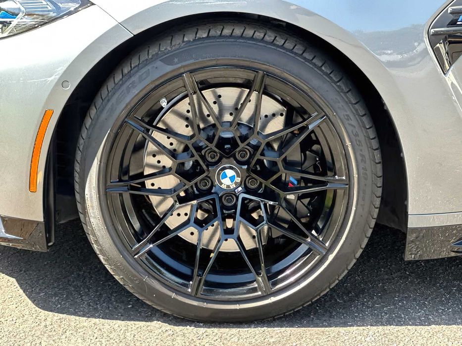 BMW M3      2022