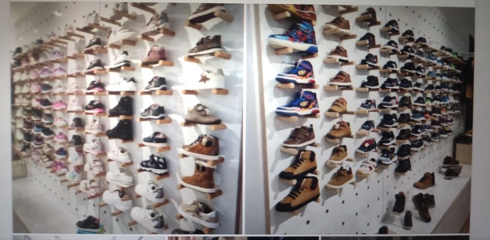 Conjunto Painel e móvel expositor de calçado