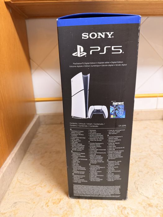 Consola PlayStation®5 (PS5) -  Digital Edition 1 TB + Fortnite Jogo