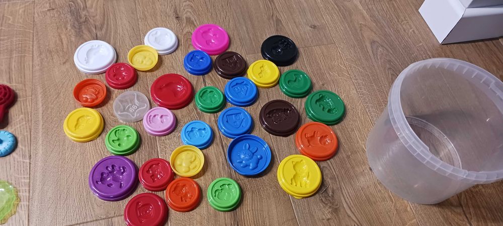 Play Doh - mega zestaw mega ciastoliny - ponad 100 elementów + gratisy
