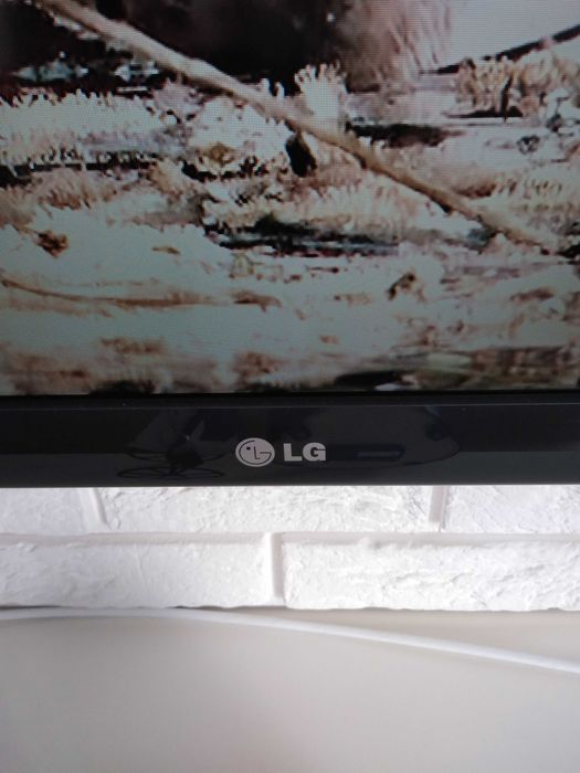 Telewizor LG 47 cali + dekoder