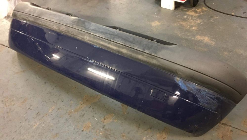 Parachoques Traseiro Renault Clio 2 Fase 1 com as cavas das rodas