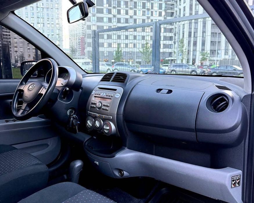 Продаж Daihatsu Sirion