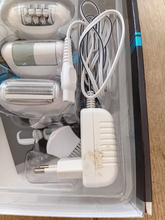Женский эпилятор электробритва 4 в 1 Geemy GM-7006