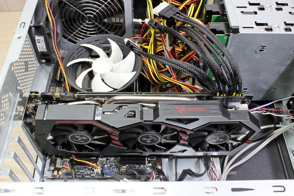 Відеокарта GeForce GTX 1080, Colorful, iGame Vulcan UT, 8Gb GDDR5X, 256-bit