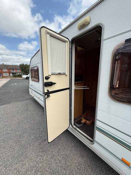 Продається дім на колесах swift fairway 490