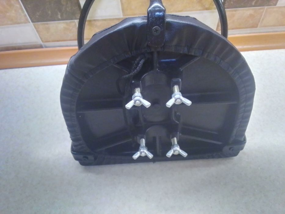 Продам сиденье детское .