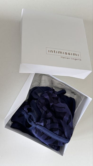 Kobaltowe koronkowe tiulowe body Intimissimi rozmiar S