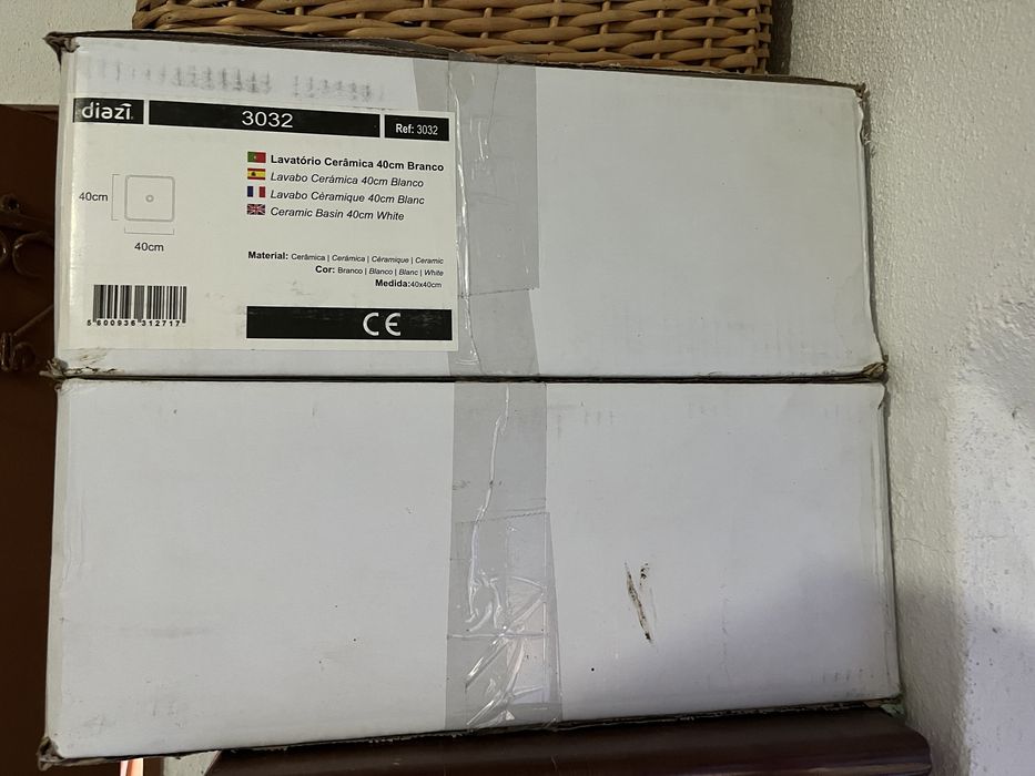 Lavatório de pousar novo