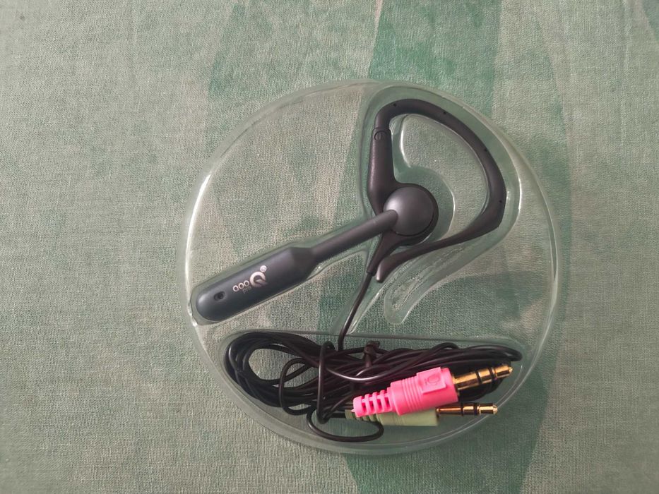 Fone de Ouvido Com Gancho Para PC Com Cancelamento de Ruido