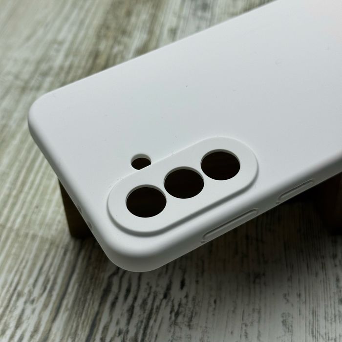 Не пачкается ‼️ Чехол софттач Silicone Case на Samsung A37/ A57/ A56 Белый. Білий Чохол