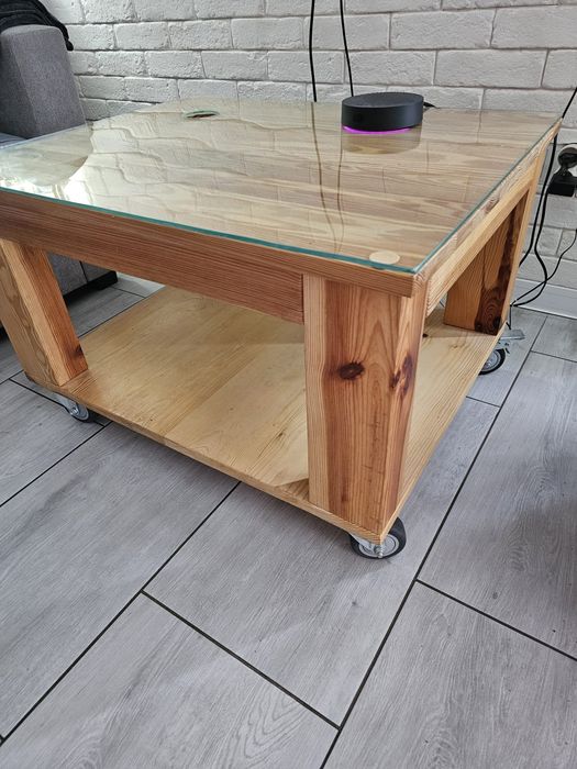 Stolik kawowy stan bardzo dobry