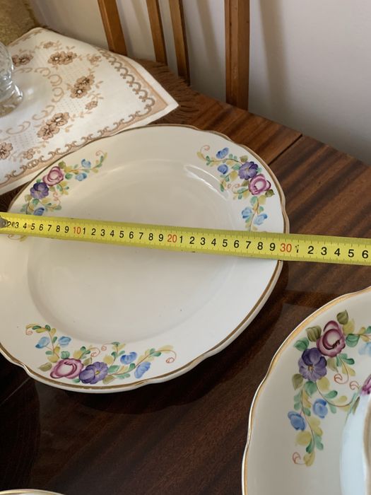 Фарфоровий столовий сервіз