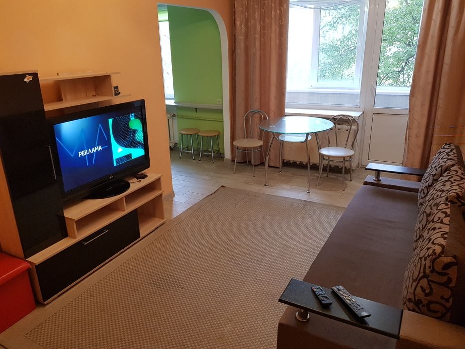 Посуточно, 2к, метро Зверинецька, ул. Бастионная 3/12