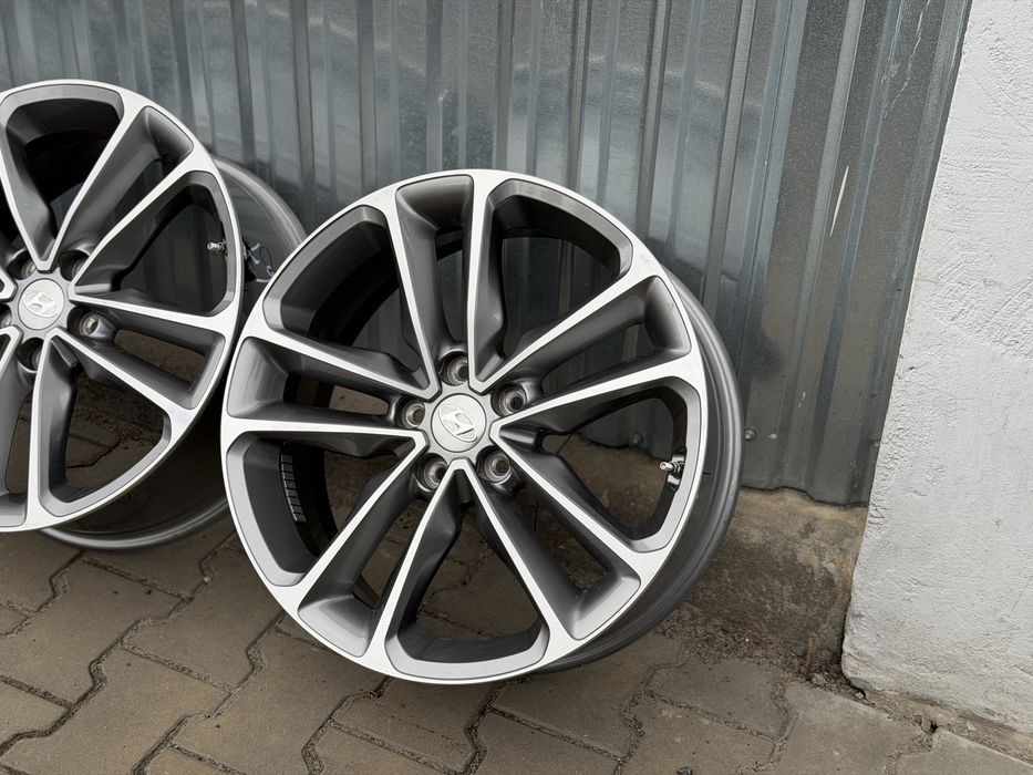 Диски оригінальні HYUNDAI 5/114.3 R19 7.5J ET49.5 комплект 4шт чудовий стан