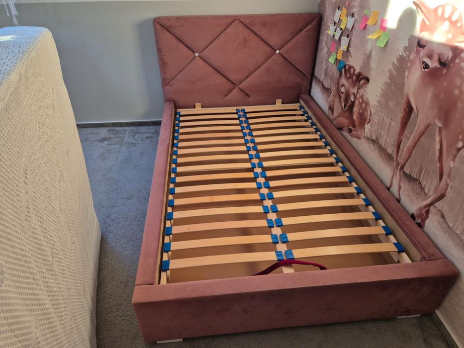 Łóżko tapicerowane