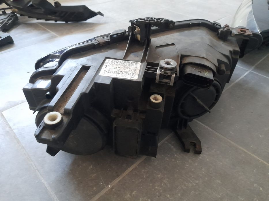 Farolim / Farol/ Oticas Audi A4 B8 Avant 2012