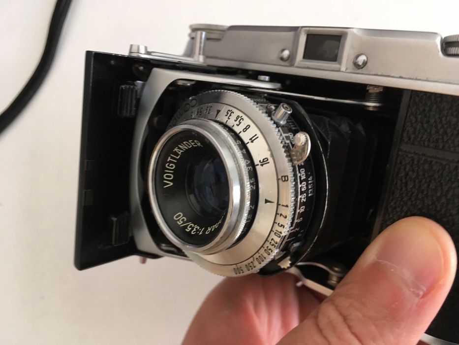 Voigtlander Vito II Color Skopar 3.5 50mm - Rollei 35 Rangefinder