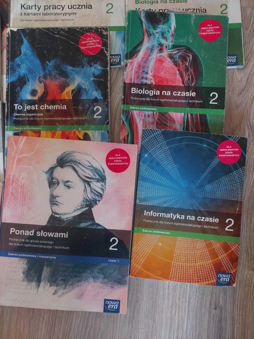 Podręczniki i ćwiczenia do 2 kl Liceum/Technikum